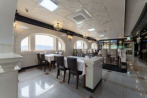Gaya Hotel