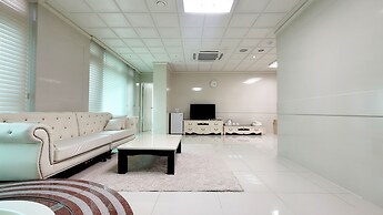 Gaya Hotel