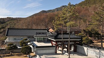 Gaya Hotel