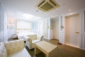 Kang Neung Dong-a Hotel