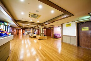 Kang Neung Dong-a Hotel