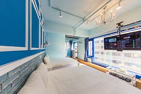 I Hi Hotel