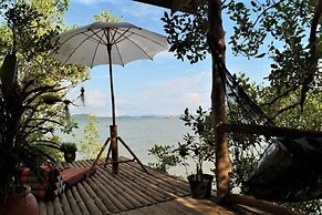 Deep House Seaview