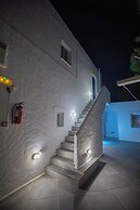 CALLIOPE MAILLE STUDIOS & APARTMENTS