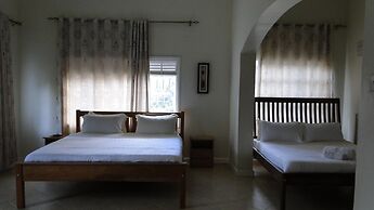 Entebbe Palm Hotel