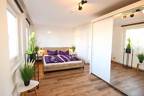 Haus Shiralee