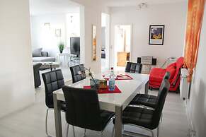 Haus Shiralee