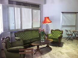 Hotel X