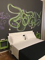 Hotel X