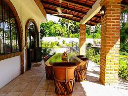 Bugambilias studio by Las Palmas