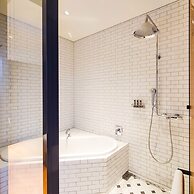 Ebisuholic Hotel