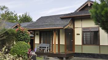 Villa Kota Bunga Ade