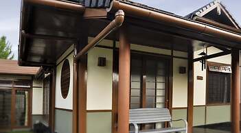 Villa Kota Bunga Ade