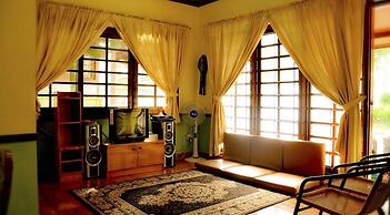 Villa Kota Bunga Ade