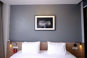 R Photo Hotel