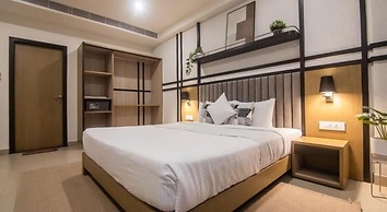 Purple Cloud Hotel