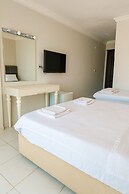 Karadede Hotel