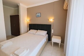 Karadede Hotel