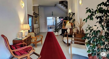 Karadede Hotel