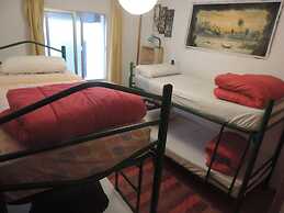 Hostal El Cascabel - Hostel