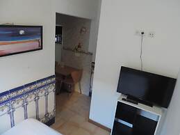 Hostal El Cascabel - Hostel