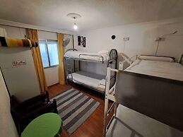 Hostal El Cascabel - Hostel
