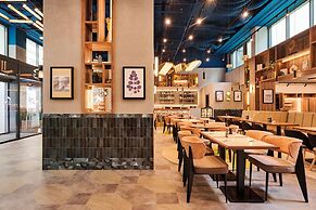 D8 Hotel