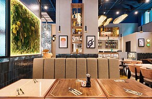 D8 Hotel