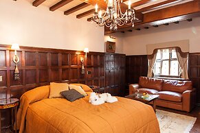 Hillbark Hotel