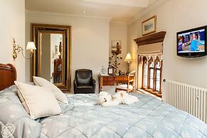 Hillbark Hotel