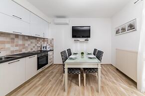 Apartments Miramar