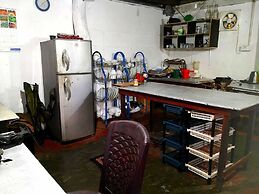 Star Rest Beach Hotel Arugambay