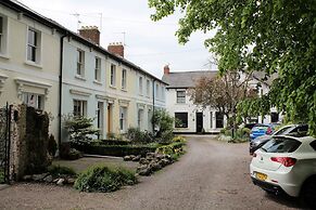 Victorian House near Stadium