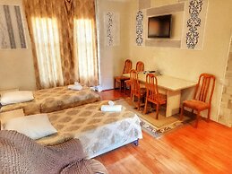 F Garden Hotel