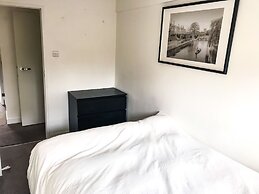 Entire 2 Bedroom Flat Next to Kings College
