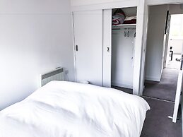 Entire 2 Bedroom Flat Next to Kings College