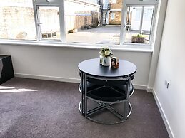 Entire 2 Bedroom Flat Next to Kings College
