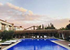 Albeon Hotel