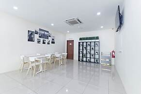 Super OYO 326 Tc Hotel