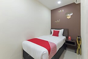 Super OYO 326 Tc Hotel