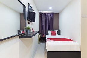 Super OYO 326 Tc Hotel