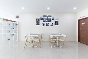 Super OYO 326 Tc Hotel