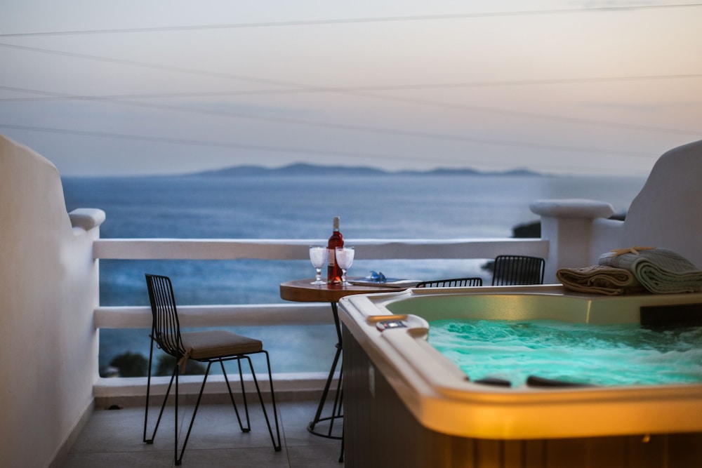 Villa Elina Suites And More