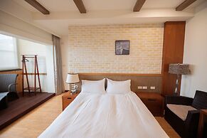 Theday Inn
