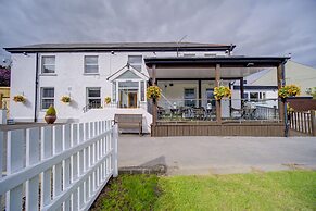 Ynys Arms