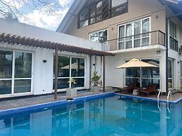 Villa by the Edge