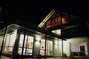 Villa by the Edge