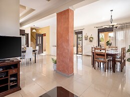 Villa Fanouris