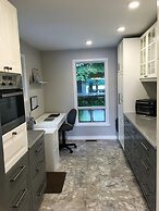 TO Stays - Waterfront Lake House Retreat