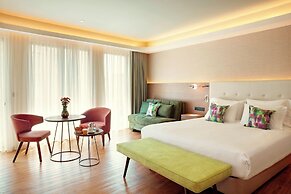 Zeus Essence Wyndham Athens Residence